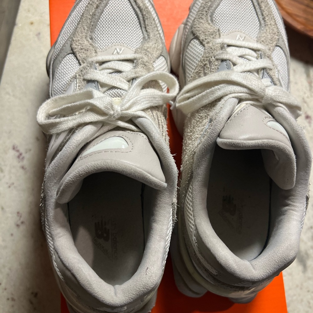 New Balance Women's Sneakers - White and Gray - Picture 2 of 6